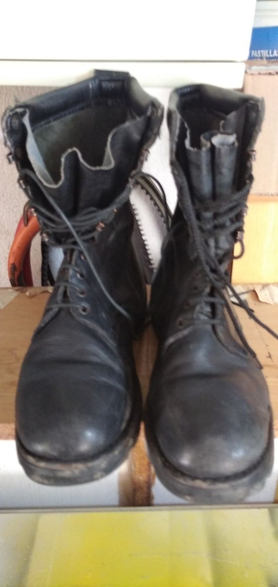 Botas militares talla 44.