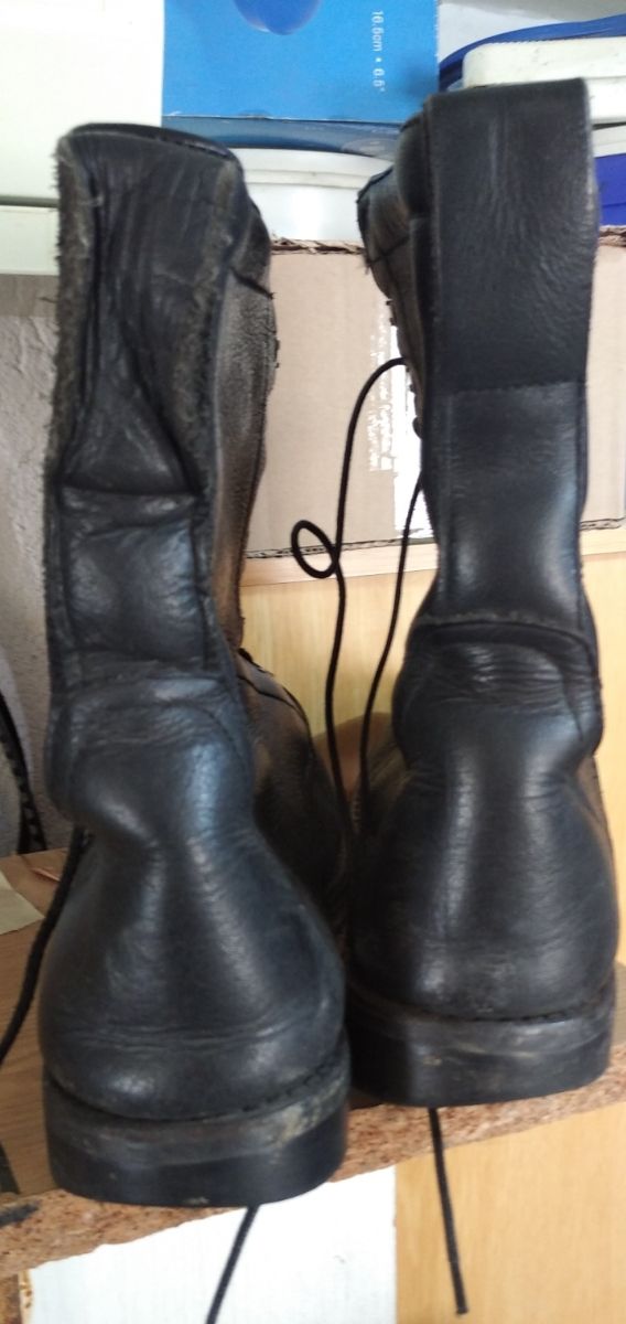 Botas militares talla 44.