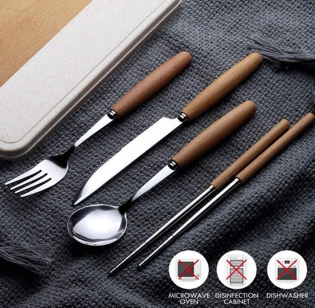 Juego de cuchillos y tenedores