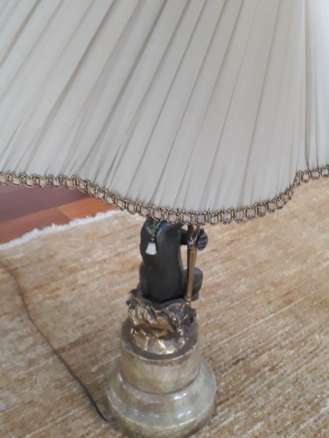 Lámpara de mesa Ángel de bronce 