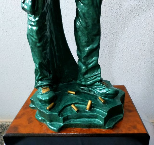 HERMOSISIMA FIGURA CAZADOR TIRADOR 63cm VINTAGE