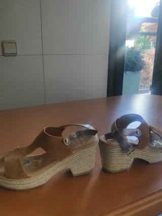 Sandalias Lola Rey con tacón, beige oscuro, T.38 de segunda mano por 22 EUR  en Madrid en WALLAPOP