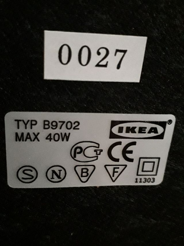 Lámpara Ikea.