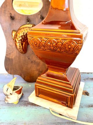 Antigua lámpara de mesa de Manises.