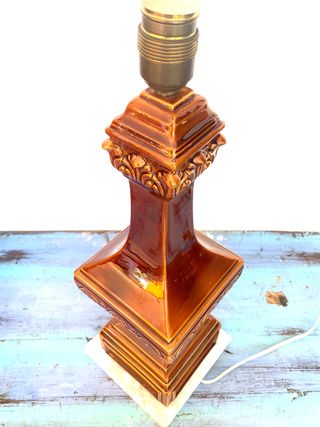 Antigua lámpara de mesa de Manises.