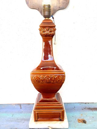 Antigua lámpara de mesa de Manises.