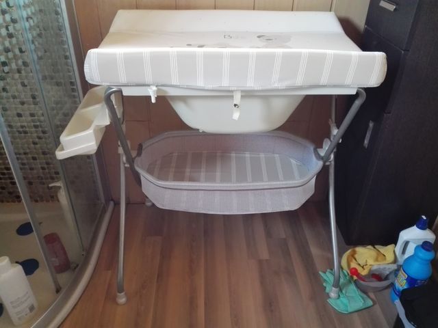 Bañera y cambiador de bebe