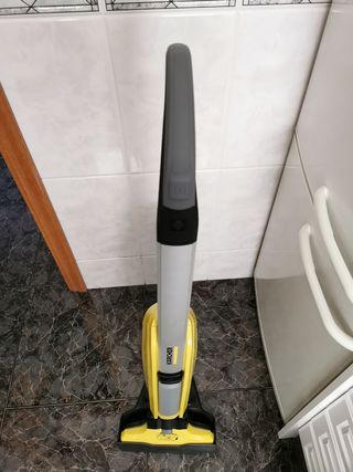 Fregona aspiradora Karcher FC5 Sin Cable de segunda mano por 130 EUR en  Valencia en WALLAPOP