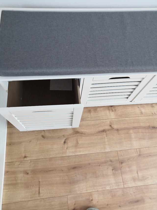 Zapatero con asiento y cojín. de segunda mano por 50 € en Rubí en WALLAPOP