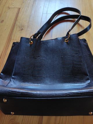 Bolso negro Parfois de segunda mano por 5 EUR en Zaragoza en WALLAPOP