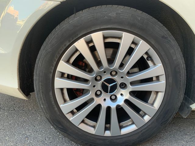 Llantas Mercedes R16