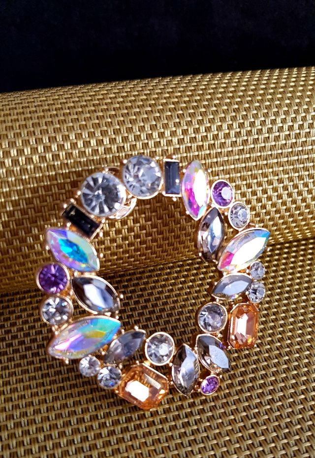 REBAJADO! Broche GRANDE con pedrería tipo pin 