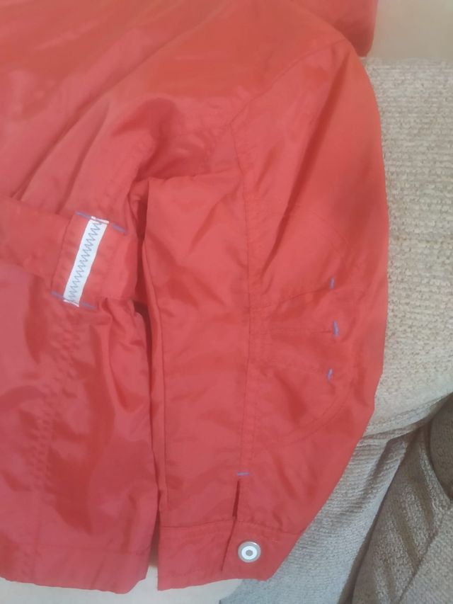 Cazadora/gabardina roja niña nueva 4-6 años