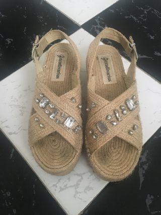Sandalias esparto Stradivarius de segunda mano por 5 EUR en Málaga en  WALLAPOP