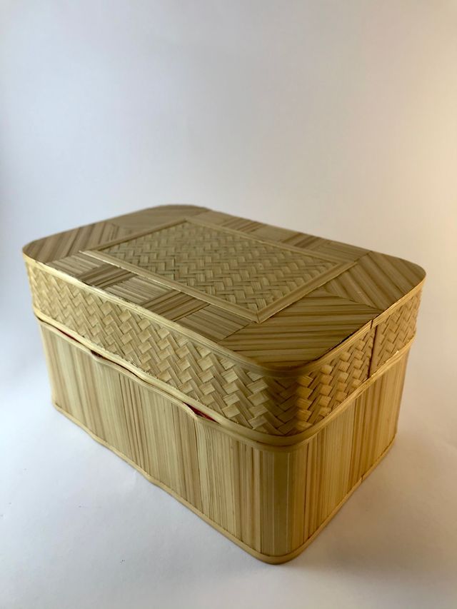Antiguo joyero chino de bambú con espejo