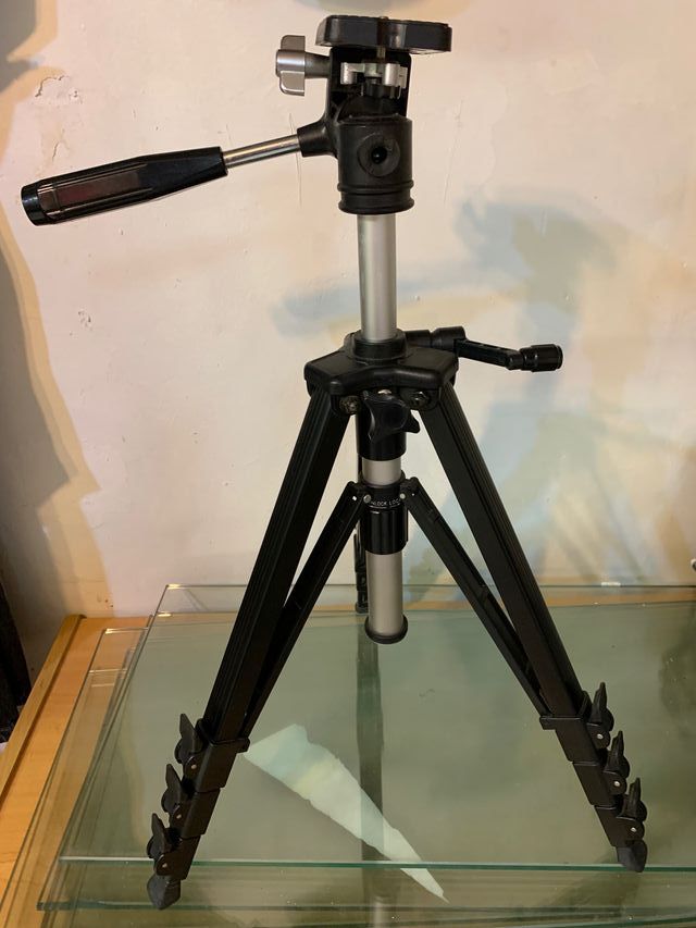 Tripode metalico para foto-video 150 a 39 cm