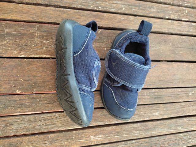 Zapatillas Decathlon talla 23