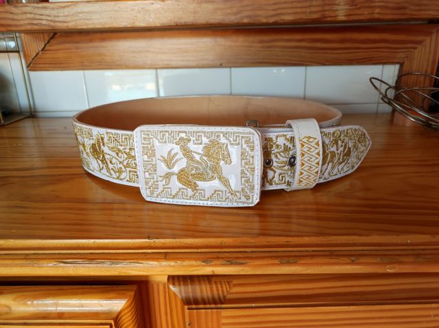 Cinturones de piel para Mariachis