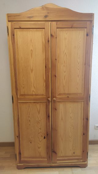 Armario de pino de segunda mano en WALLAPOP