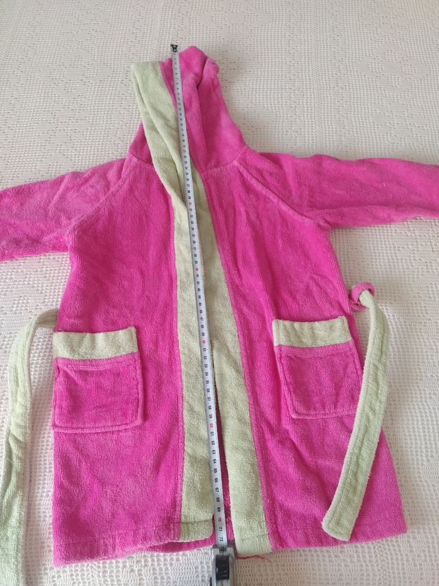 dos albornoces, talla 6 y talla 2