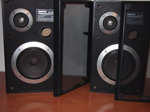 CAJAS ACÚSTICA SANYO (altavoces).