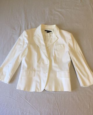 Chaqueta blanca Zara de segunda mano por 20 EUR en Cornellà de Llobregat en  WALLAPOP