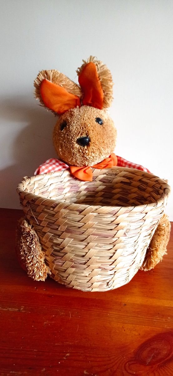 SIMPATICO CESTO / PARA ROPA INFANTIL / DE MIMBRE /