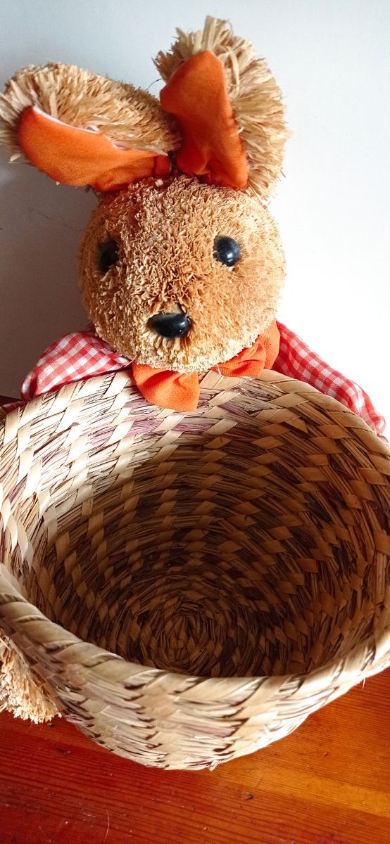 SIMPATICO CESTO / PARA ROPA INFANTIL / DE MIMBRE /