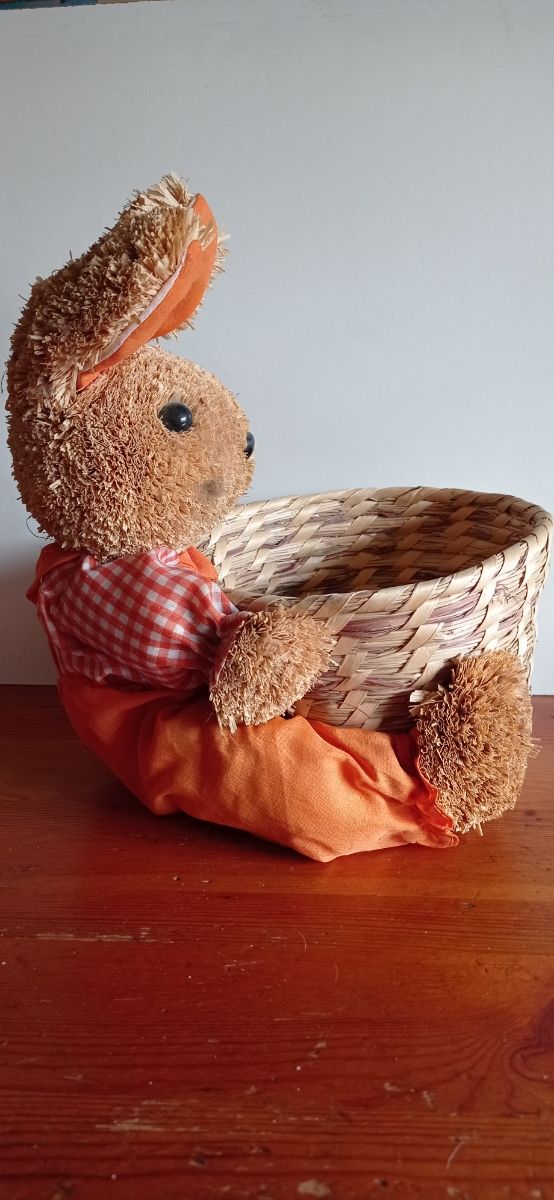 SIMPATICO CESTO / PARA ROPA INFANTIL / DE MIMBRE /