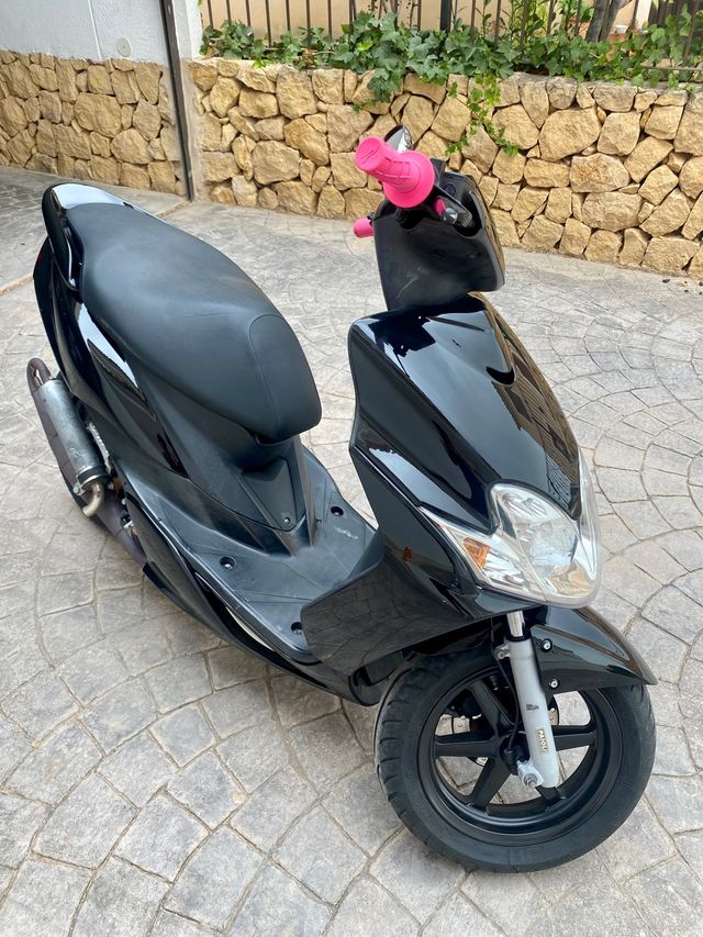 Yamaha JOG RR de segunda mano por 1.000 EUR en Alfara del Patriarca en WALLAPOP Yamaha JOG RR de segunda mano por 1.000 EUR en Alfara del Patriarca en WALLAPOP