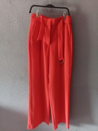 Pantalón pata elefante Zara nuevo de moda de segunda mano por 4,99 EUR en  Madrid en WALLAPOP