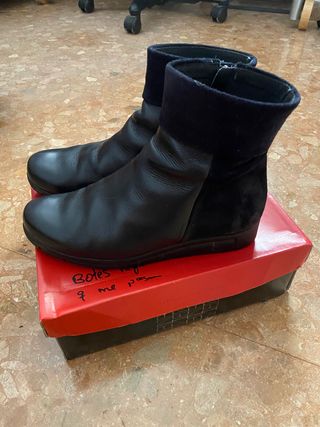 Botas negras Natalia Blanco de segunda mano por 35 EUR en Benetússer en  WALLAPOP