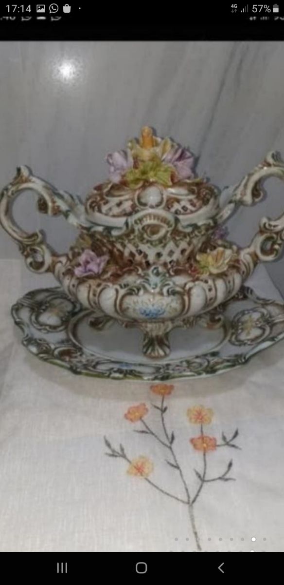 ANTIGUA SOPERA CON PLATO PORCELANA ALFAR PORTUGAL