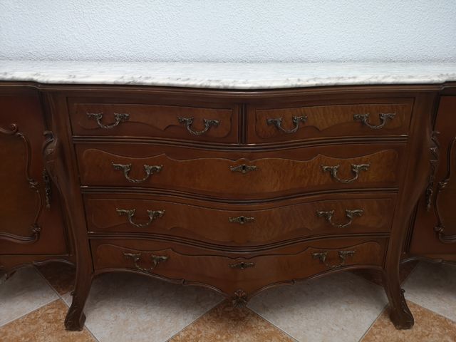 MUEBLE BUFFETE APARADOR de segunda mano por 100 € en Sevilla en WALLAPOP