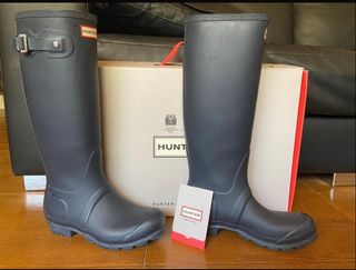 Botas Hunter, Navy 37 de segunda mano por 70 EUR en Pamplona en WALLAPOP