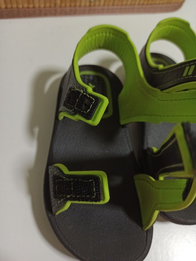 zapatillas goma num. 24