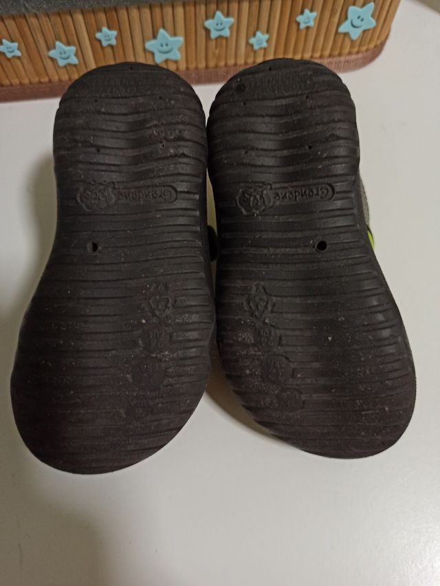 zapatillas goma num. 24