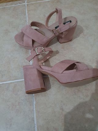 Sandalias plataforma rosa palo de segunda mano por 14 EUR en Oviedo en  WALLAPOP