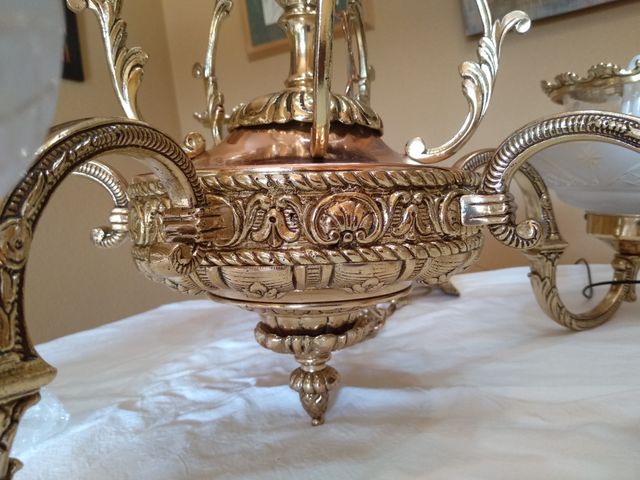 Lampara de bronce (siglo XX)