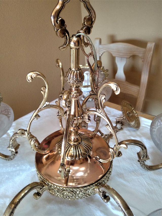 Lampara de bronce (siglo XX)