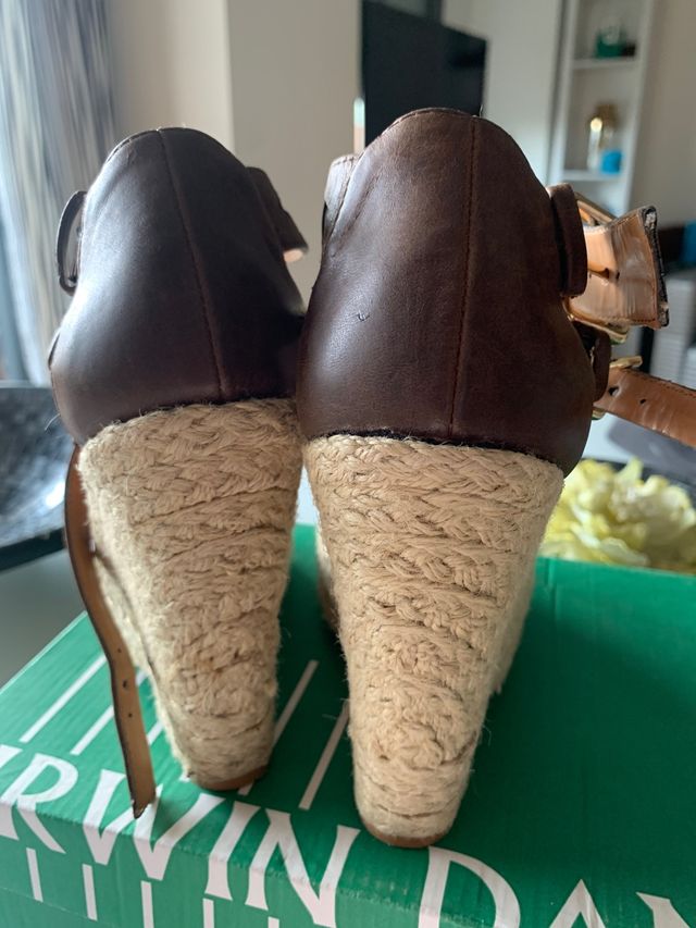 Sandalias cuña Stradivarius