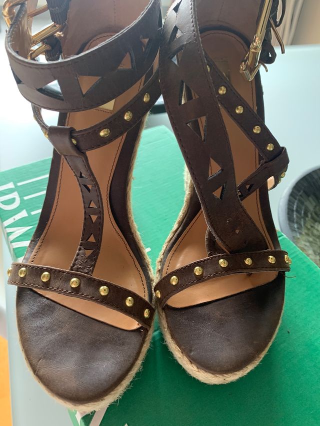 Sandalias cuña Stradivarius