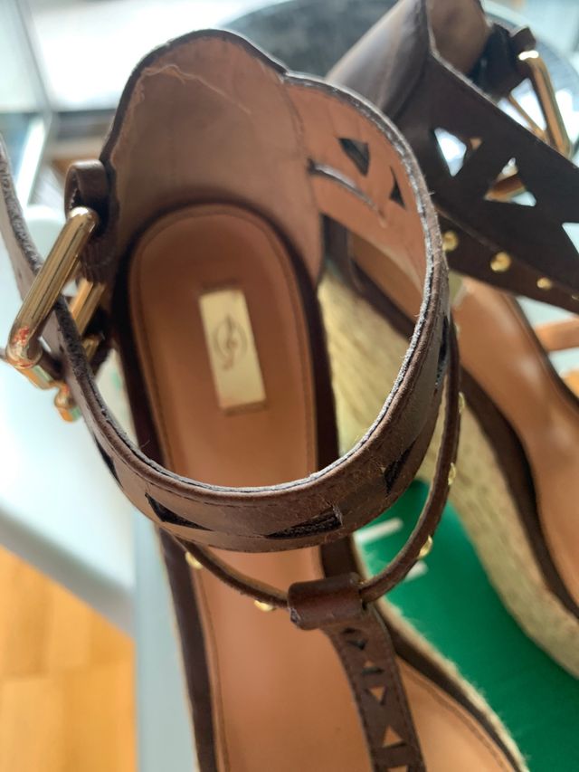 Sandalias cuña Stradivarius