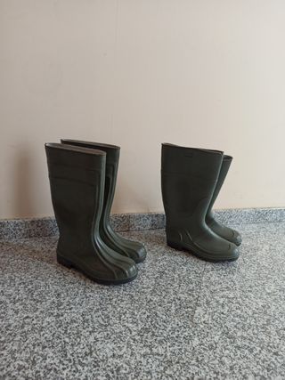 Botas de agua marca Foca de segunda mano por 10 EUR en Sant Feliu de  Guíxols en WALLAPOP