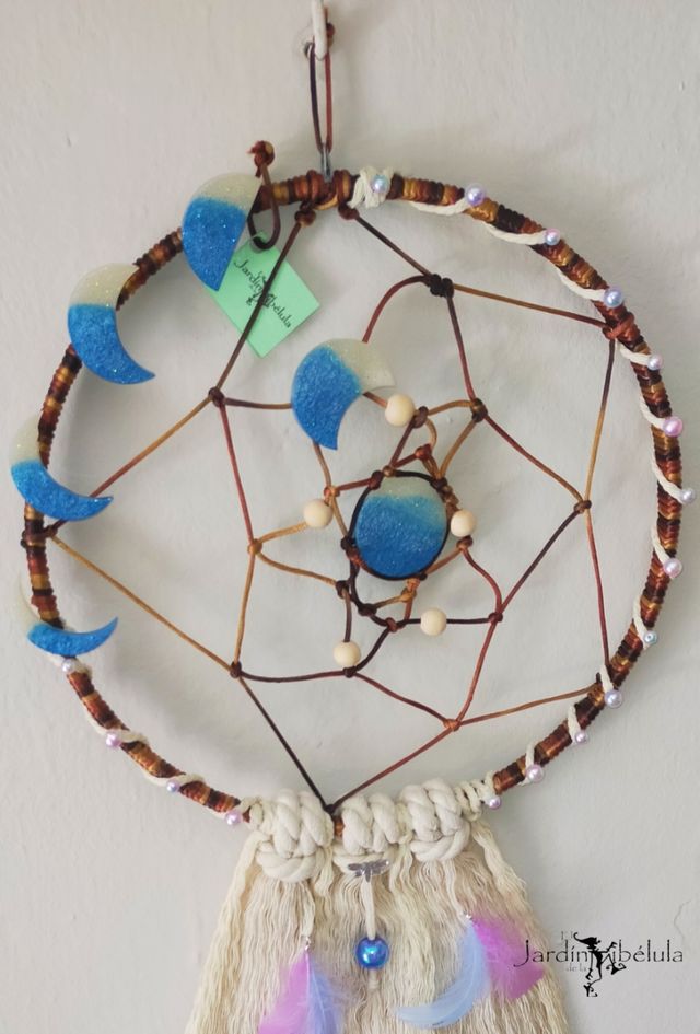 Panel colgante: atrapasueños lunar