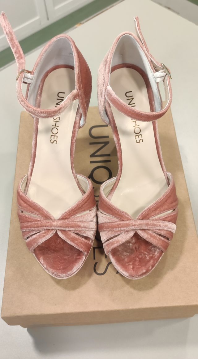 Sandalias tacón a estrenar terciopelo Uniqshoes