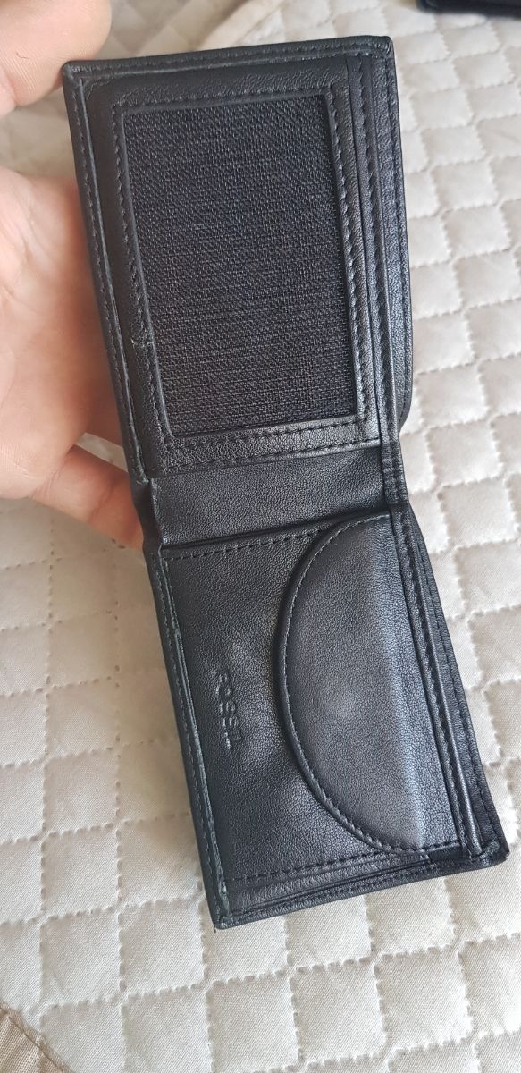 Billetera de piel (marca Fossil)