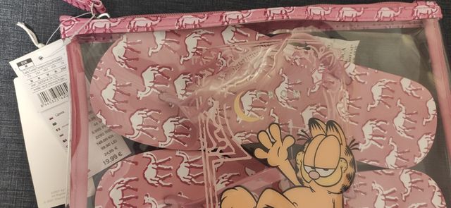 chanclas y neceser Women'Secret