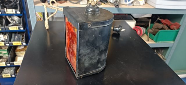 lampara antigua de laboratorio fotografico