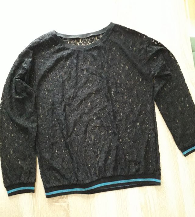 Blusa encaje negro IMPECABLE